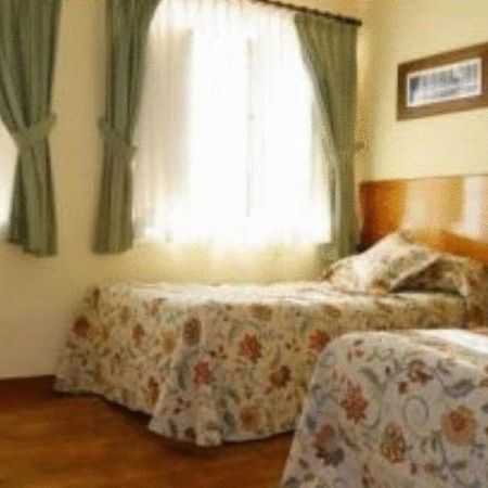 Hotel Roman Castrillon Luaran gambar